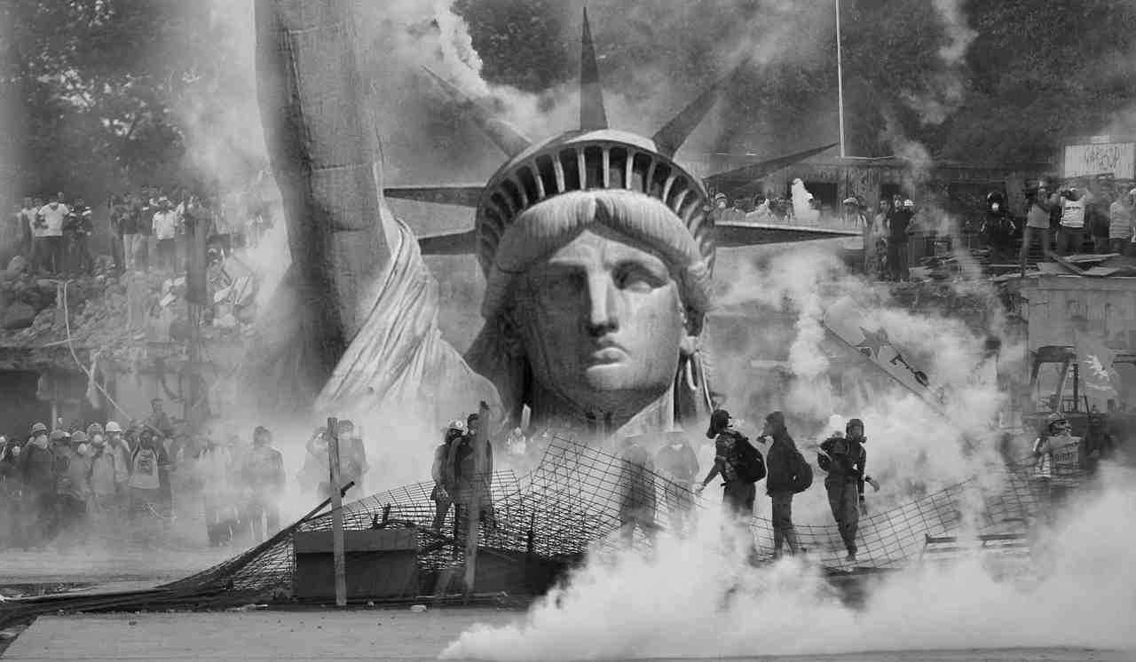 la statue de la liberté, violence, l'anarchie